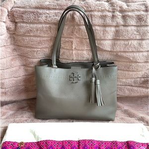 Tory Burch McGraw Triple compartment satchel. Silver maple. Perfect condition